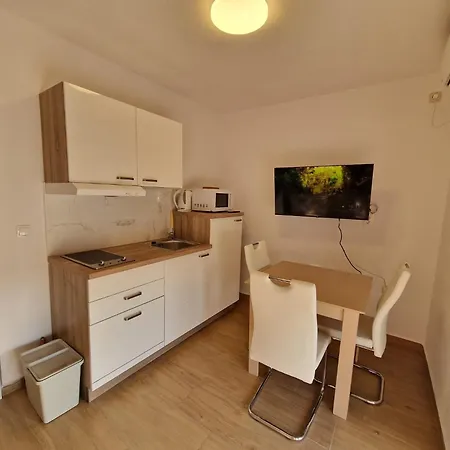 Natalija 4 Stars Lägenhet *