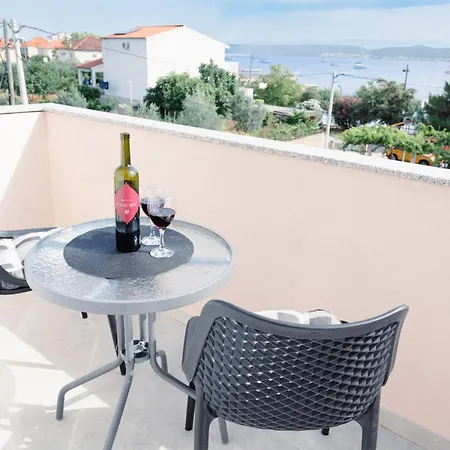 Natalija 4 Stars Lägenhet