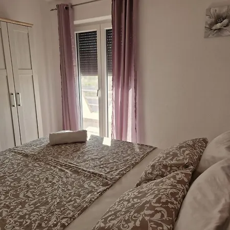 Natalija 4 Stars شقة Mrljane