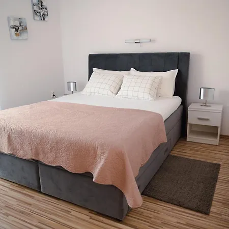 Apartment Natalija 4 Stars Mrljane