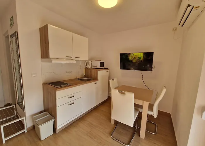 Natalija 4 Stars Lägenhet *